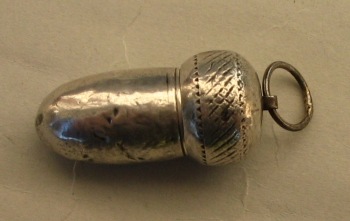 a cheroot holder container