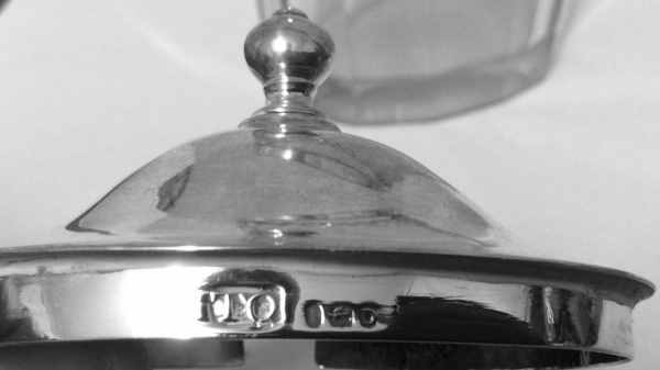 hallmark on the detachable lid