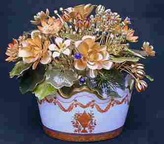 Monteith shaped bowl