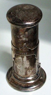 unidentified silver item