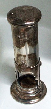 unidentified silver item