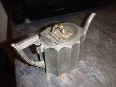 Daniel & Arter silverplate teapot