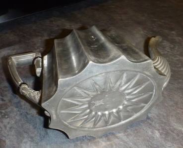Daniel & Arter silverplate teapot