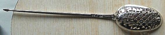tea strainer spoon struck with the mark of Francis Harache