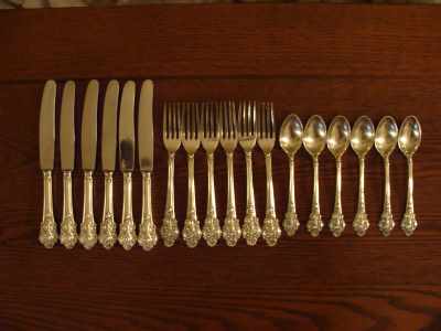 Portuguese tableware set