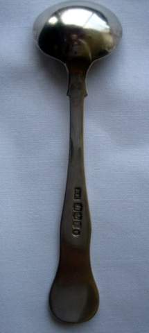 Scottish Provincial silver salt spoon manufactured by Perth silversmith Robert 	Keay II