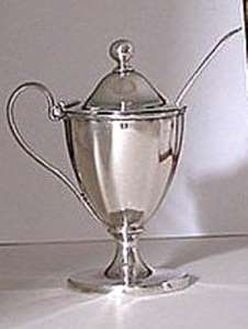 Mustard Pot by Abraham Peterson London 1794 showing the spoon aperture in the lid