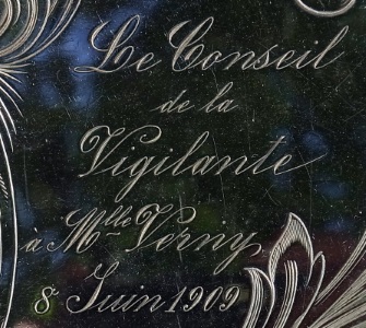 nscription made on a silver-plated tray made from low-quality nickel silver
