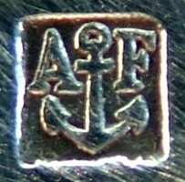 Mark for large/special pieces of cutlery manufactured using mtal blanc (brass) as a base metal for silvering: late period (c.1903 - 1913)