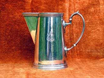 Wellner silver-plated 35 cl milk-can with the logo 'HAPAG' (Hamburg-America Line), marked by 1912