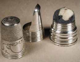 Silver, 'Regency', combined thimble, finger guard and pincushion