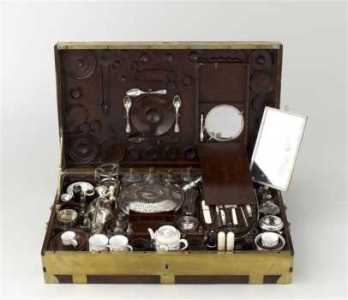 Louvre Museum: Marie Antoinette's original necessaire