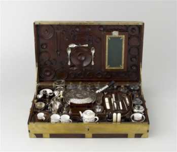 Marie Antoinette's Necessaire: Louvre Museum