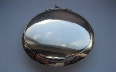 Powder Puff Box - Hamilton & Co, Calcutta, India, 1949