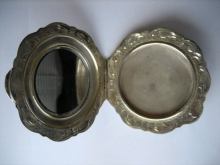 Powder Puff Box - Czechoslovakia 1929/1942