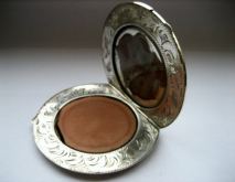 Powder Puff Box - Czechoslovakia 1929/1942
