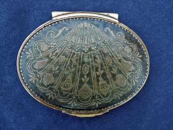 snuff box: c.1700