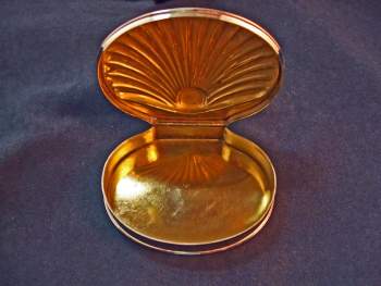 snuff box: c.1720