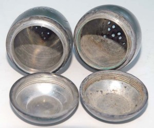 egg shape salt & pepper shakers