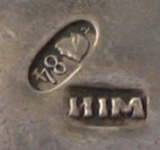 double salt cellar with a missing centre part: marks