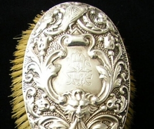 Levi and Salaman silver hairbrush: detail