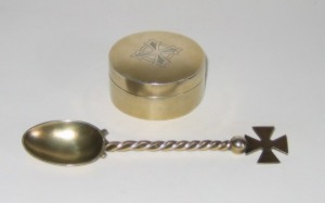 pyx and spoon