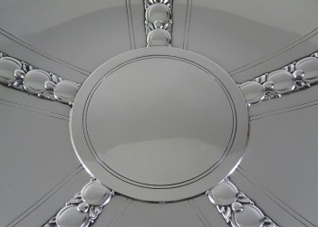The center disk showing no sign of ever having been chased