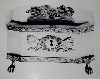 Sugar box dating from the 1820s, by Tomasz Klimaszewsk