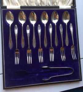 silverplate flatware set