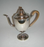 Georgian plate coffee pot obtained by a modified argyle