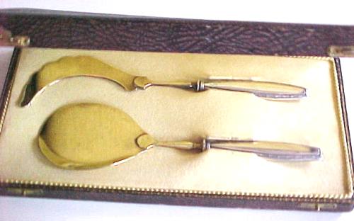 unidentified silver set