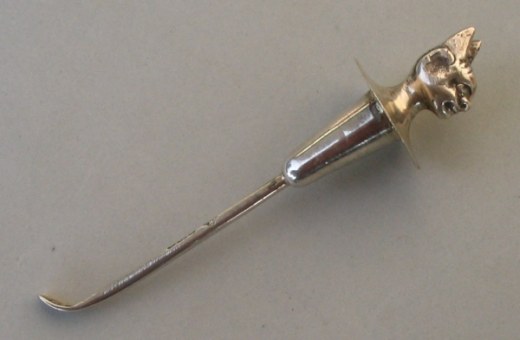 Edwardian silver cayenne spoon