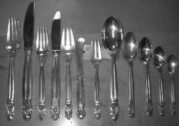 Flatware set
Acorn pattern