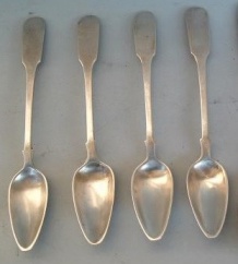 Venetian silver
sugar bowl
spoon holder