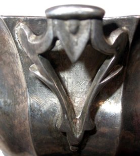 Venetian silver
sugar bowl
spoon holder