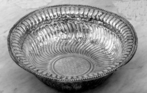 dish with waves and geometrical motifs