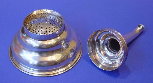 removable spout
applied to
the strainer removable spout
applied to
the strainer